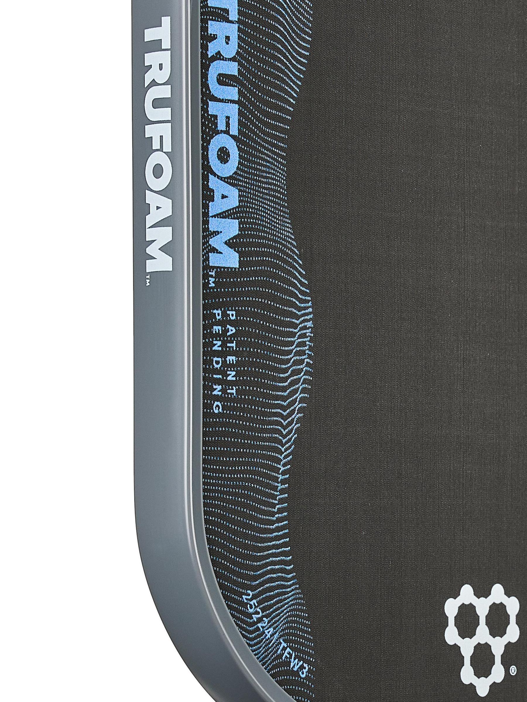 CRBN CRBN³ TF Waves ピックルボール パドル フェイスとエッジガードのディテール